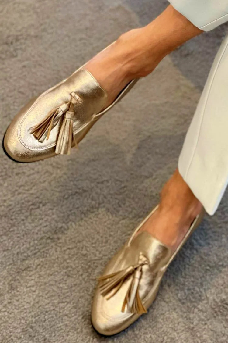 Elrun | Klassiska loafers i gyllene metallic