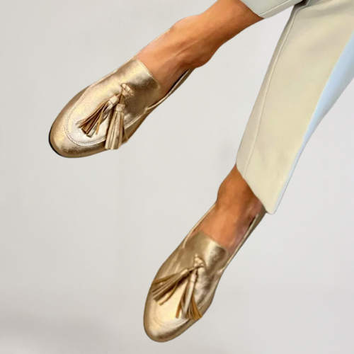 Elrun | Klassiska loafers i gyllene metallic