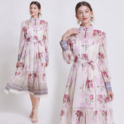 ZEHLIA – Elegant blomstrad chiffongklänning
