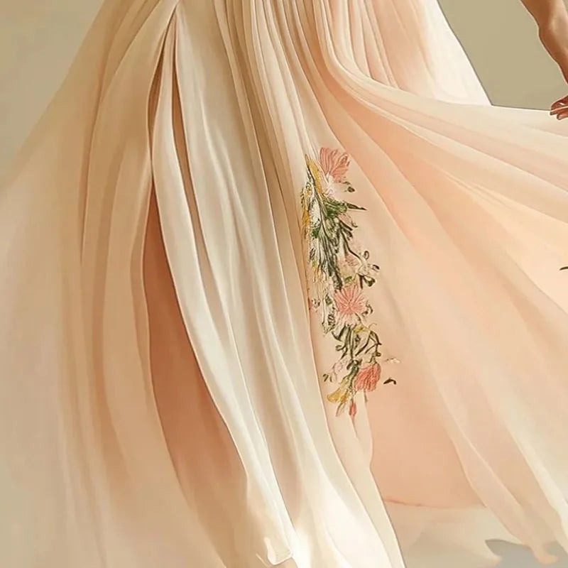 LUMIELLA – Elegant högmidjad V-ringad festklänning