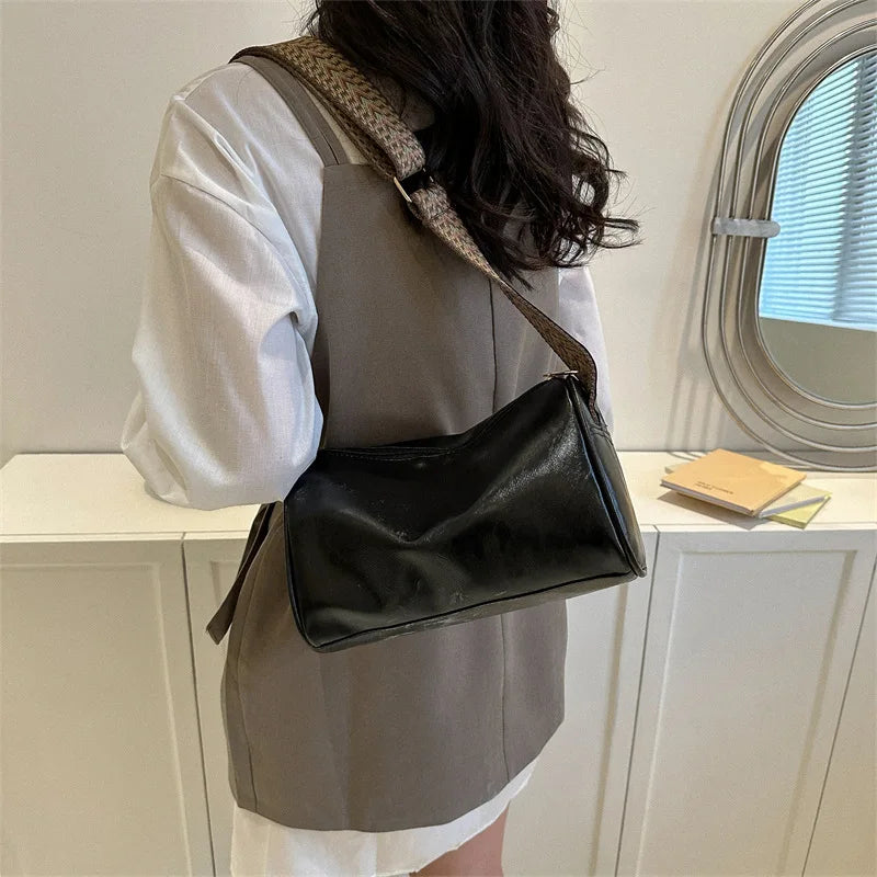 Bergfrid | Elegant axelväska med modern axelrem