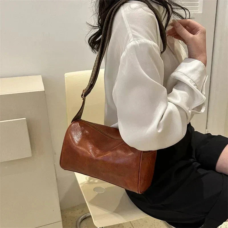 Bergfrid | Elegant axelväska med modern axelrem