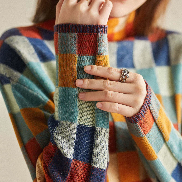 Julia | Lyxig Patchwork Turtle Neck