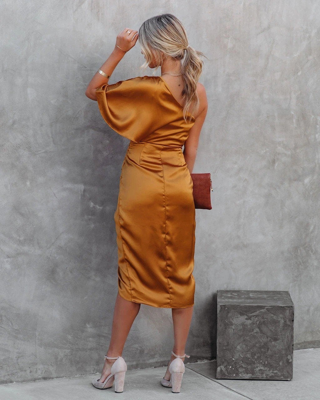 Kaelani - Chic Satinklänning